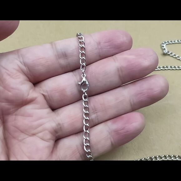 MENS TIGER ON WOLF TOOTH NECKLACE - Picture 2 of 2